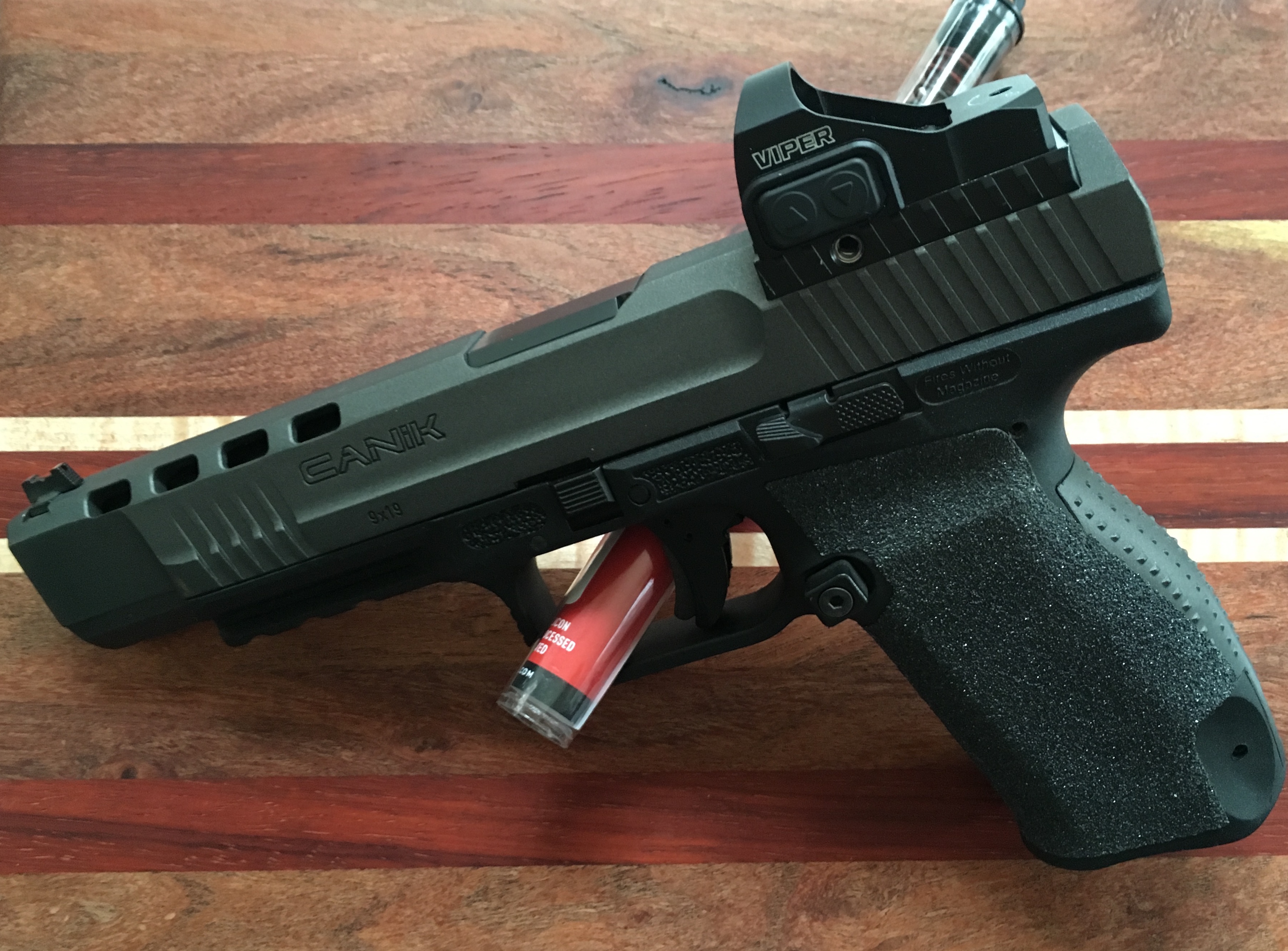 Canik TP9SFX.